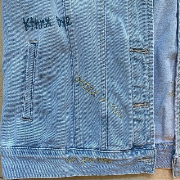PacSun Light Jean Jacket Truth or Dare Medium - Picture 9 of 11